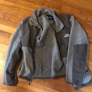 Grey/taupe north face